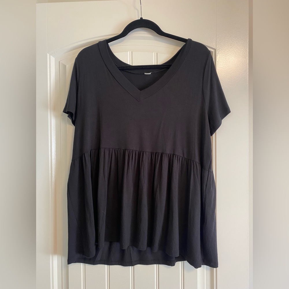 Black V-Neck Peplum Short Sleeve Top